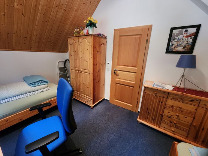 Ferienhaus mit eigenem Bootsliegeplatz – Gästezimmer, Büro 3 