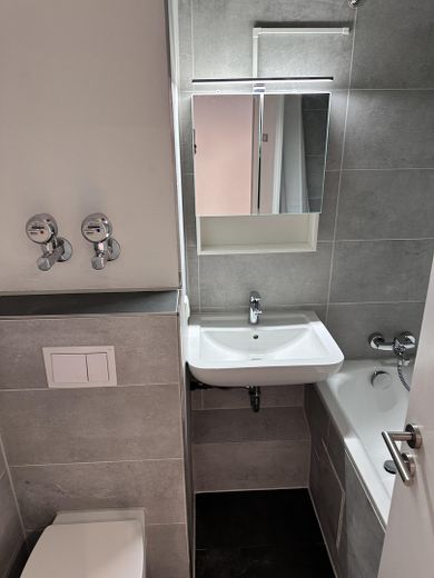 Helle 1-Zimmer-Wohnung mit Balkon — vollrenoviert, möbliert — München- Forstenried – Foto 6