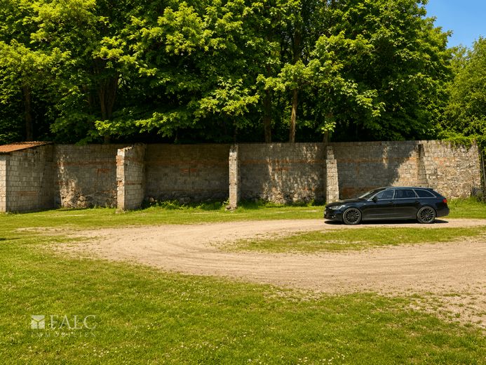 ***Doppelhaushälfte mit Halle und großem Grundstück in Traumlage am Sievertsee*** – Parkplatz
