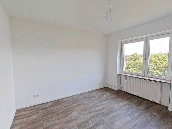 Schicke 3-Zimmer-Wohnung mit BALKON und EINBAUKÜCHE – Ansicht I: Schlafzimmer I
