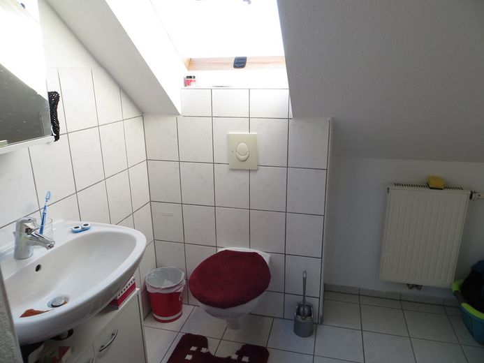Schöne DG Wohnung in Gunzenhausen zu vermieten – Foto 2