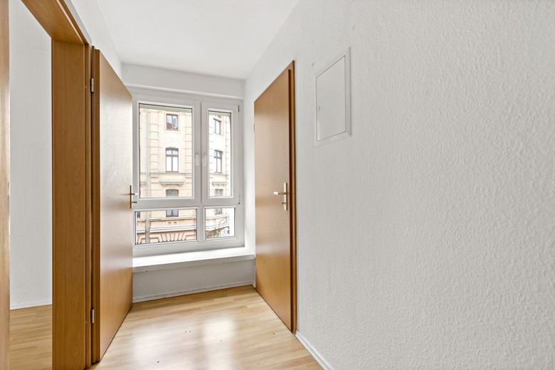 Zadbane 2-pokojowe mieszkanie z balkonem przy Merseburger Straße! – Flur