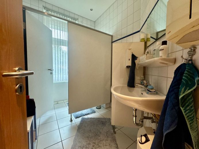 Ein Zuhause, das mit Ihrer Familie wächst -  Großzügiger Bungalow - 240 m² Raum für Ideen, Leben &amp; Zukunft – Bad mit WC