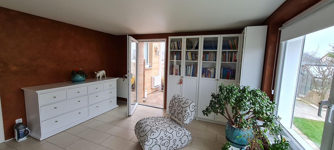 More than a house: exceptional property with plenty of space for living, working and your own ideas – Eingang Wintergarten Bild 1