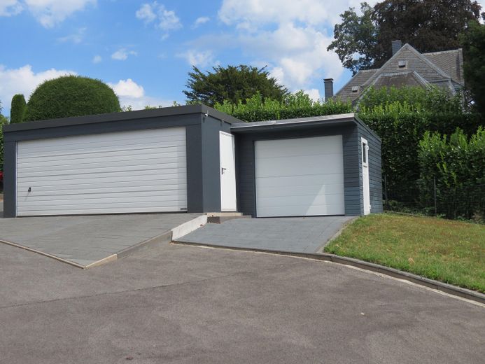 Exklusives Wohnen in allerbester Wohnlage – Doppel-und Kradgarage