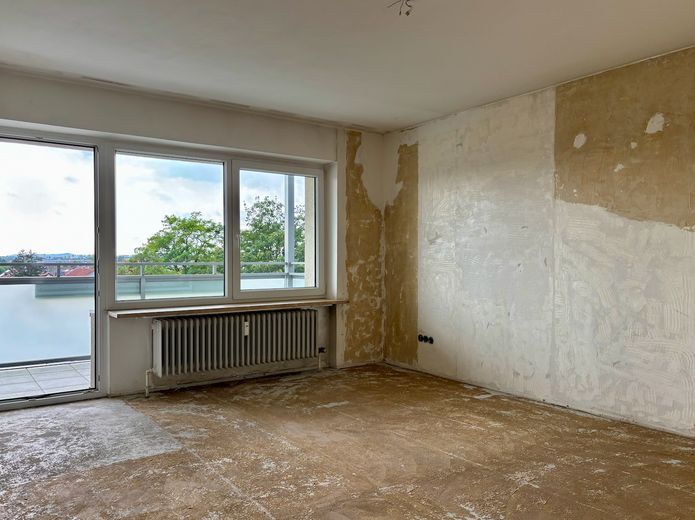 Energetisch saniert - 2-Zimmer-Whg. mit großem Balkon / Umbau in 3-Zimmer-Whg. möglich – Titelbild