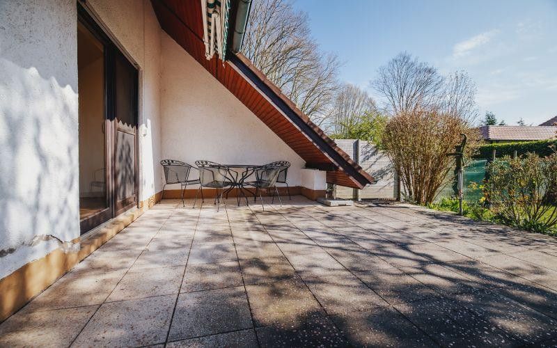 Eigentumswohnung im Charakter einer Doppelhaushälfte mit Garten in Umkirch – Terasse