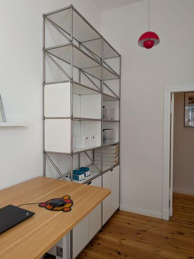 Berlin-Wilmersdorf’da hemen taşınılmaya uygun, yeni yenilenmiş, tamamen mobilyalı 85 m² eski bina dairesi – Fotoğraf 8