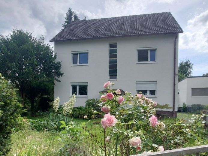 Provisionsfrei: charmantes Mehrfamilienhaus mit großem Garten – Foto 1
