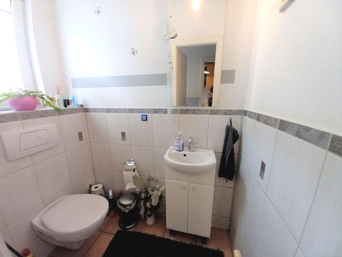 CITYHOUSE: Familienfreundliches Reiheneckhaus, TOP Lage mit Garten, Keller, Carport – Gäste WC