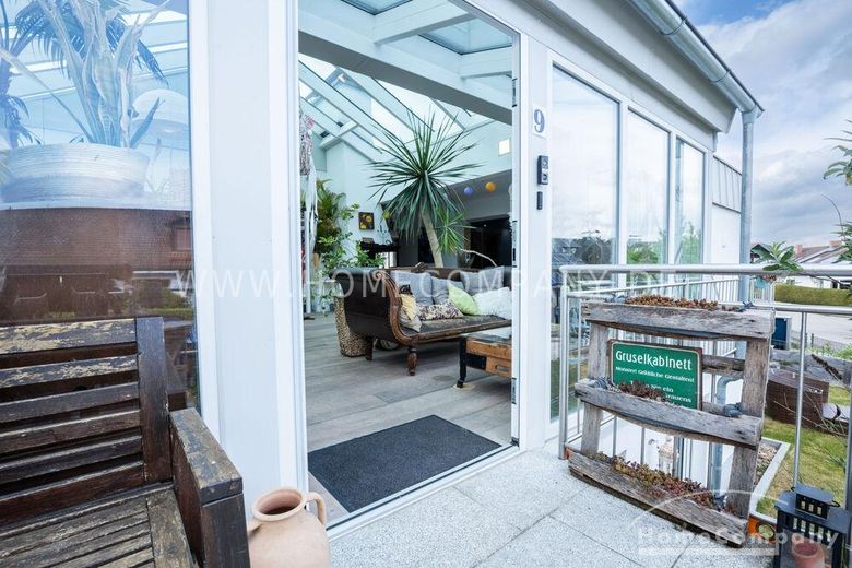 Außergewöhnlicher Designer-Bungalow mit Indoor-Pool, Heimkino  &  Smart-Home in ruhiger Naturlage – fa20b775c19b33e54da487e51fb538f32e91b281.jpg