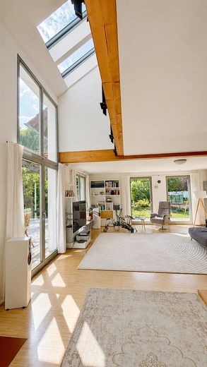 Світлий архітекторський будинок | 224 м² | 7 кімнат | A+ | Фотоелектрика та геотермальне опалення | без комісії – Wohnbereich EG