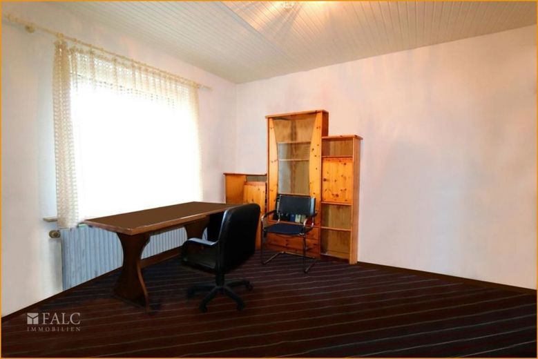 Büro EG