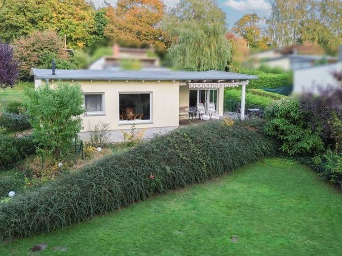 Abschalten in idyllisch ruhiger Lage: Modernes Wochenend-/Ferienhaus nahe Schwerin – Photo 1