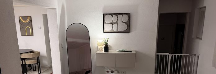Casa adosada de esquina, garaje, sótano y 5 habitaciones – Venta particular