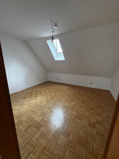 Ruime, lichte 4-kamerwoning met balkon, open haard en parkeerplaatsen (laag-energiebouw) – Kinderzimmer 1