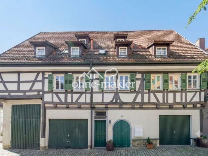 Altstadt-Charme trifft Freiraum: 89 m² mit großer Terrasse und Garagenstellplatz in Herrenberg – Фотографія 1