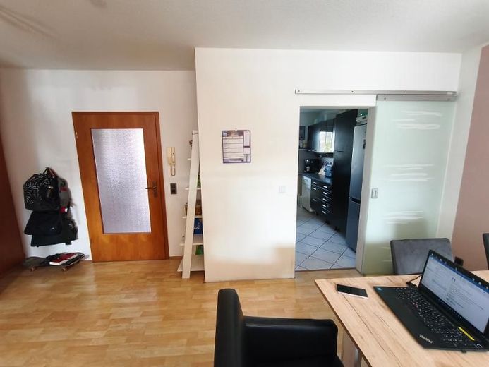 Reihenmittelhaus mit Garten und Carport in Etzelskirchen – Essbereich Bild 3