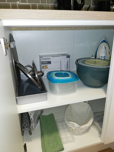 Appartement entièrement équipé, terrasse, jardin, place de stationnement – Küchenausstattung