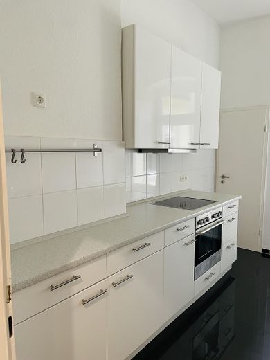gepflegte 3-Zimmer-Wohnung Altbau modernisiert in Kiel/Südfriedhof – Einbauküche