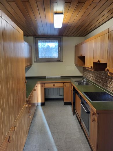 Attraktive 2,5 Zimmer Wohnung im 1.Stock mit Einzelgarage in der Tiefgarage – Küche