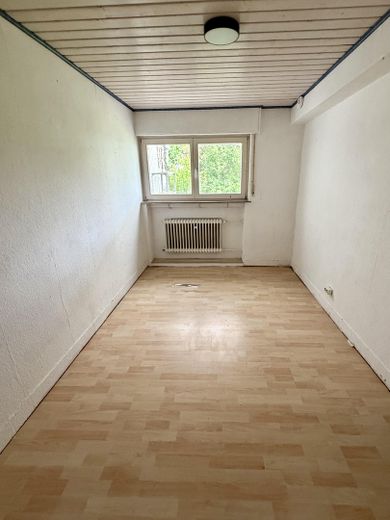 Feldkirchen | Semi-detached house with sunny balcony | 6 rooms | Garden | Quiet location – UG Arbeitszimmer