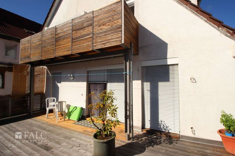 Mehrfamilienhaus plus Gewerbeeinheit – Terrasse + Balkon