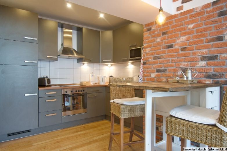 Furnished one-bedroomed apartment near the Medienhafen, state parliament and Rheinturm, with optional underground parking space – 651bfb5935967b0a9dae9d8e3b1d1d9e9e69ff1c.jpg