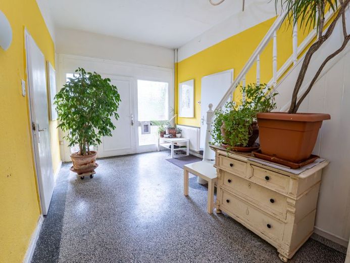 Viel Platz und Möglichkeiten: Charmantes Ein- oder Zweifamilienhaus mit großer Scheune in Kutenholz – Foto 1