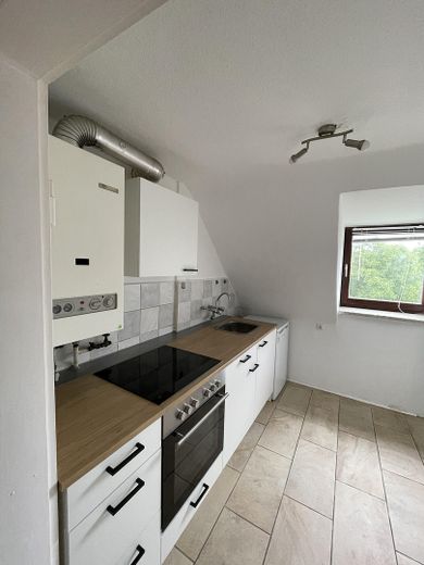 Charmante 2,5-Zimmer-Wohnung mit Einbauküche – Küche