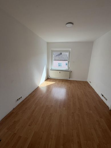 Multi-family house with large lot (3 units), ideal as a multi-generational home, for owner-occupiers or as an investment property – Kinderzimmer Wohnung OG