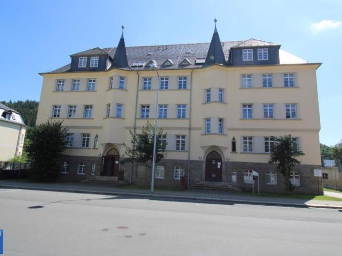 Attraktive 2 Zimmer Dachgeschoss Wohnung in Elsterberg mit Einbauküche – फोटो 1