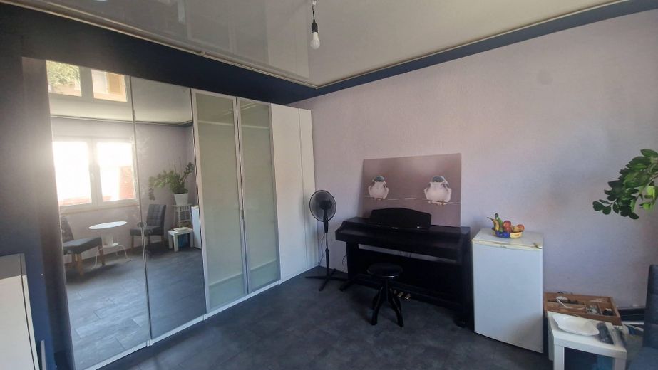 Ubicación privilegiada: casa pareada con jardín: vivir y alquilar – OG Zimmer 1