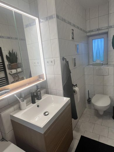 Lichtdurchflutete 2-Zimmer-Wohnung mit Ausblick in begehrter Lage von St. Johannis – Foto 7