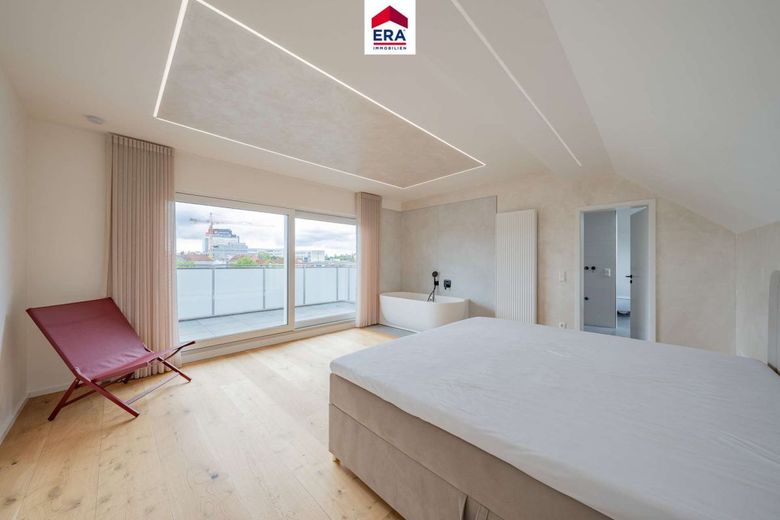 Modernisierte Maisonette-Wohnung im Herzen von Ludwigsburg – Schlafzimmer oben