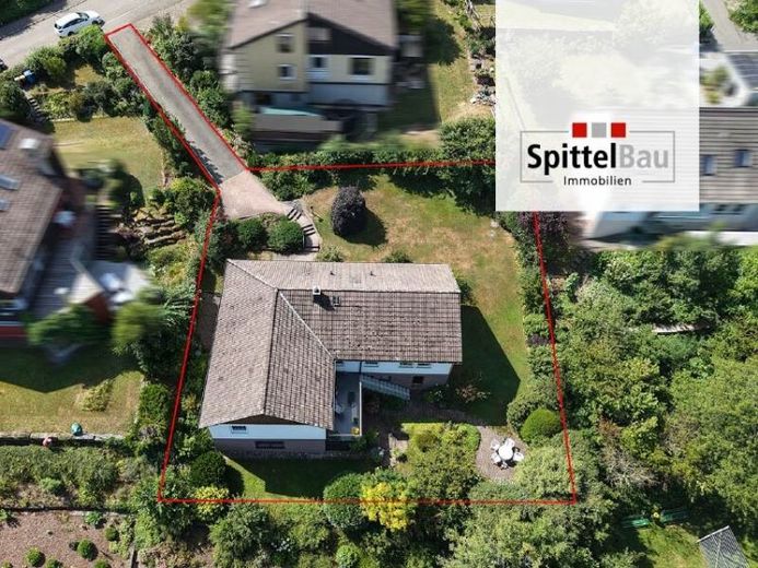 Great detached house with plenty of space and a very beautiful garden for sale in Schramberg-Sulgen! – Foto 1