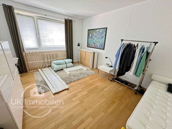 Singles &amp; DINKS aufgepasst: Top-Lage am Grüneburgweg – Schlafzimmer