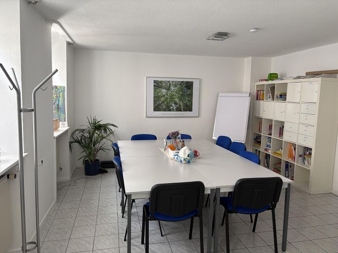 Konferenzraum zur Weinstraße N