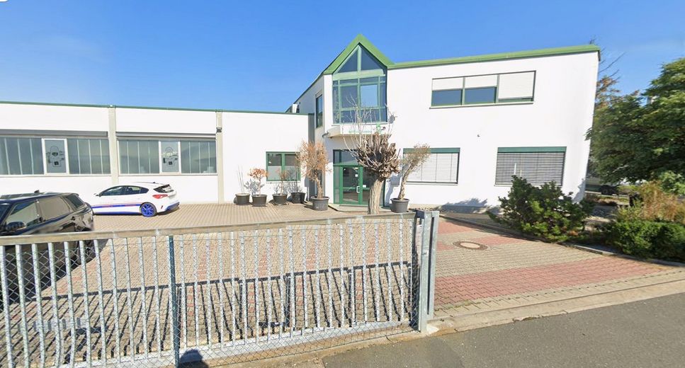 Bürokopf & Haupthalle