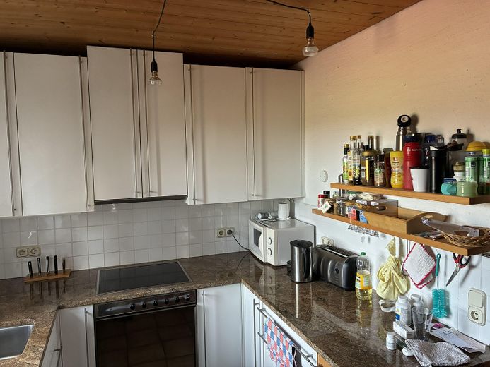 Багатофункціональна мезонет / сутеренна квартира 83 +42 м²  у природній місцевості - багатофункціональний гараж – Küche OG - bleibt