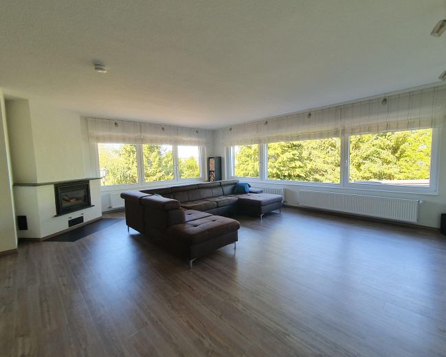 Großzügiges Wohnzimmer