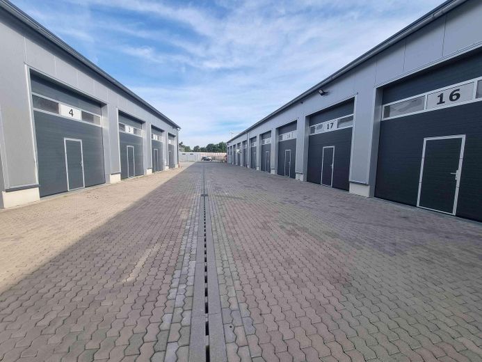 Kompakte Lagerhalle mit 55qm in zentraler Lage zu Vermieten! – Zufahrt zur Lagerhalle