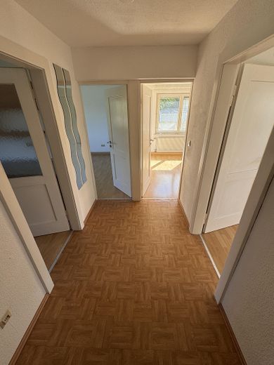 Tanie 3-pokojowe mieszkanie (ok. 63 m2) z aneksem kuchennym w spokojnej lokalizacji mieszkalnej Lichtenau! – Diele