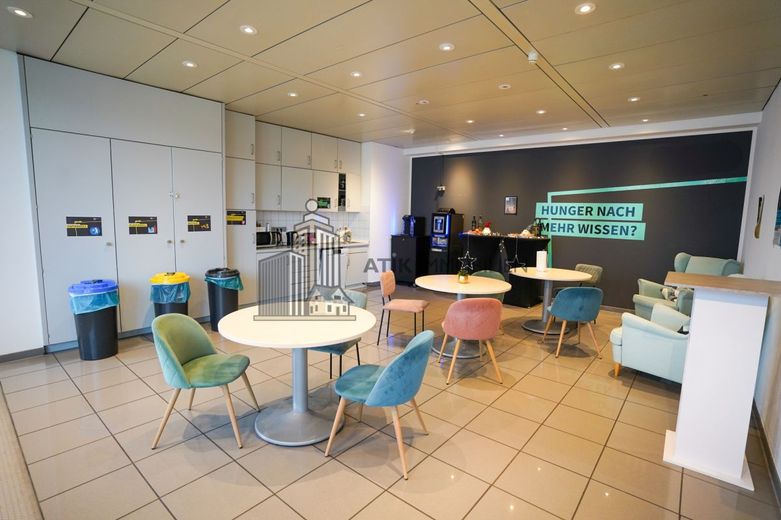 ATIK: Klimatisierte Büroflächen in Mannheims bekanntester Büromeile + Concierge-Service – Teeküche / Aufenthaltsraum