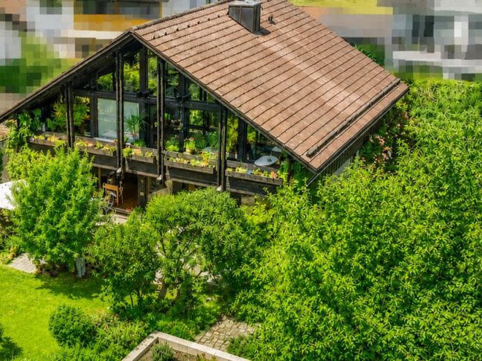 Sehr gepflegtes Architektenhaus mit hübschem Garten * Maximal 5 Jahre Wohnrecht für Verkäufer – Foto 1