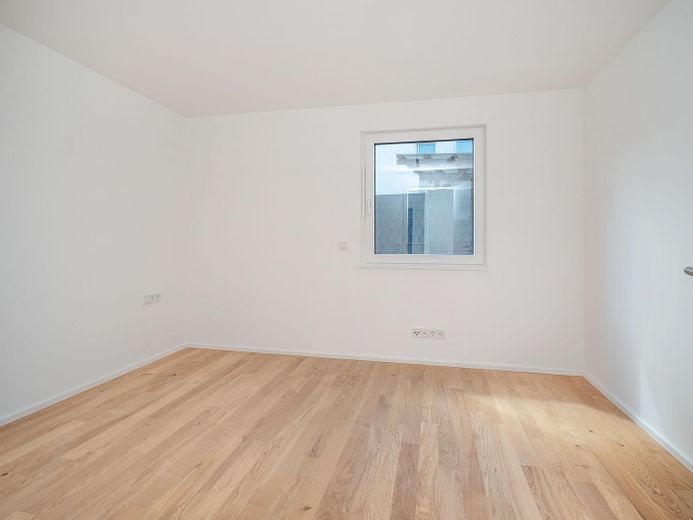 Neubau-Gartenwohnung, 2 Zimmer, bezugsfertig & provisionsfrei, KfW 40 QNG | Parsdorf bei München – Schlafzimmer
