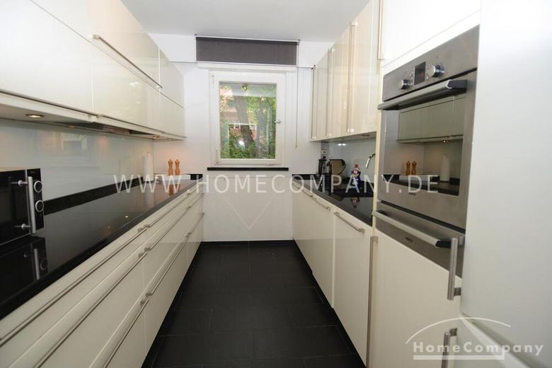 Helle und stilvoll möblierte Wohnung mit großem Balkon und Gartenblick – 14038b53fbe57124c9a772cecf634f940ab53d7d.jpg