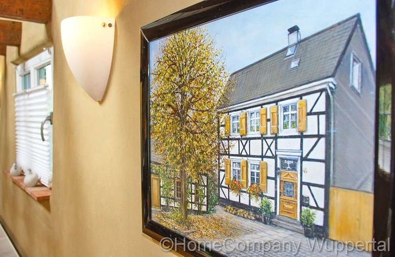 Wohnen in einem Bergischen Häuschen! Hochwertig renoviertes Fachwerk-Tiny-Haus in Cronenberg – 06a1f15aa9f11a5cabc6b9bcc9e8d0590f3d1ee3.jpg