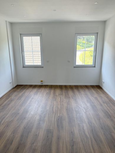 Energetisch sanierte 150 qm Maisonettewohnung, modernisiert und sofort bezugsfertig – Foto 13