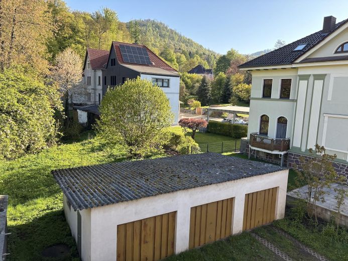Idyllische Villa/Mehrfamilienhaus in grünem Erholungsort (Harz) - mit Ausbau-/Investmentpotential – Gemauerte Garagen